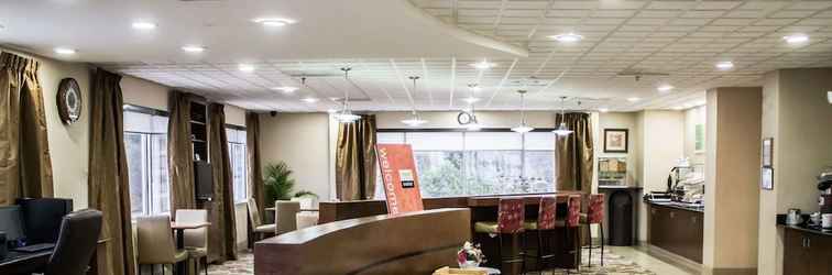 Lobby Comfort Suites Brunswick