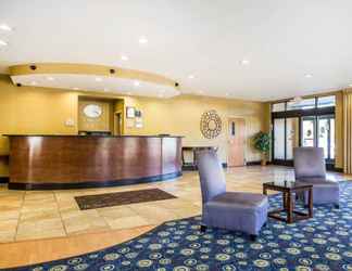 Lobby 2 Comfort Suites Macon