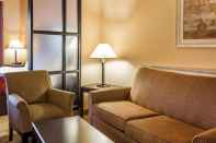 Common Space Comfort Suites Macon