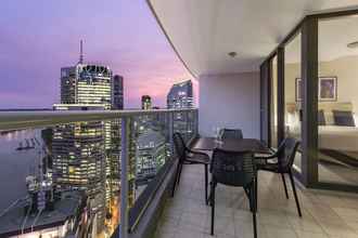 ห้องนอน 4 Oaks Brisbane Aurora Suites