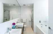 In-room Bathroom 5 Oaks Brisbane Aurora Suites