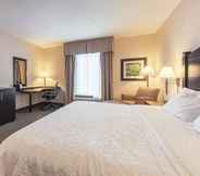 Bilik Tidur 3 Hampton Inn & Suites by Hilton Moncton