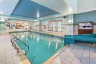 Swimming Pool Hampton Inn & Suites by Hilton Moncton