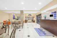 Lobby Microtel Inn & Suites by Wyndham Conway