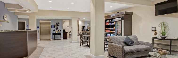 Sảnh chờ Microtel Inn & Suites by Wyndham Brooksville