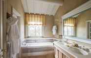 Toilet Kamar 6 Rosewood Castiglion del Bosco