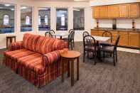 Bar, Kafe, dan Lounge Charwood Suites