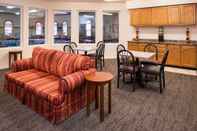 Bar, Kafe dan Lounge Charwood Suites