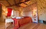 Bedroom 2 Oste del Castello Wellness & Bike Hotel