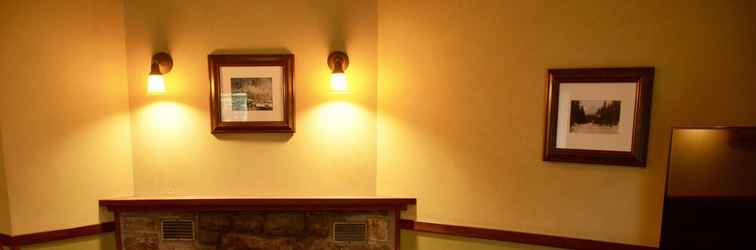 Lobby Johnston Canyon Lodge and Bungalows