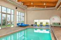 Swimming Pool Aloft Chesapeake