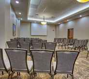 Functional Hall 4 Drury Inn & Suites Near La Cantera Parkway