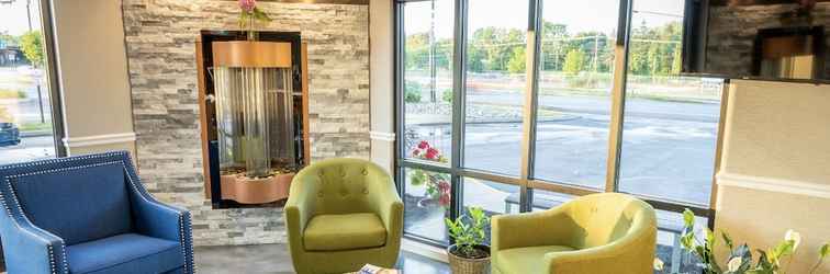 Lobby Clarion Pointe Rochester Monroe Avenue