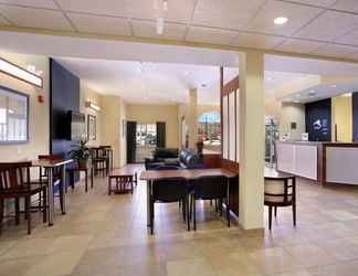 Lobby 2 Microtel Inn & Suites by Wyndham Kearney