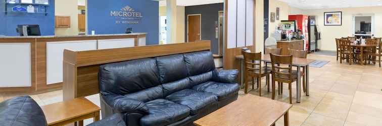 Lobby Microtel Inn & Suites by Wyndham Kearney