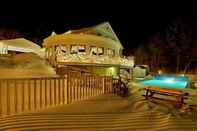 Swimming Pool The White Mountain Hotel & Resort