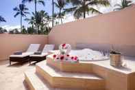 Swimming Pool Majestic Elegance Punta Cana - All Inclusive