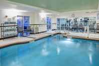 Swimming Pool Fairfield Inn & Suites by Marriott Wilmington