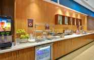 Restaurant 2 SpringHill Suites by Marriott Cincinnati Airport South