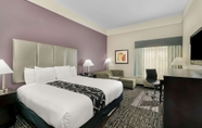 Kamar Tidur 6 La Quinta Inn & Suites by Wyndham Canton MS