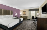 Kamar Tidur 5 La Quinta Inn & Suites by Wyndham Canton MS