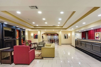 Lobby 4 La Quinta Inn & Suites by Wyndham Canton MS