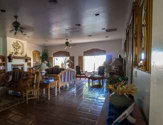 Lobby 2 Casa de San Pedro Bed & Breakfast