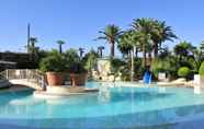 Swimming Pool 5 Residhotel Villa Maupassant