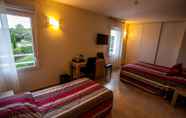 Bedroom 2 Hotel Restaurant Le Gardon - Pont du Gard