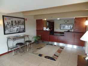 Lobby 4 Super 8 by Wyndham Beaver Falls