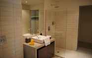 Toilet Kamar 4 Ascott Park Place Dubai