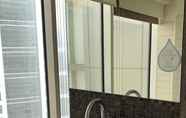 In-room Bathroom 5 Ascott Park Place Dubai