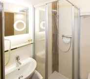 In-room Bathroom 4 Angerer Alpine Suiten und Familienappartements Tirol