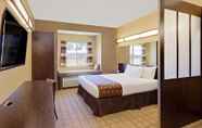 Bedroom 3 Microtel Inn & Suites by Wyndham Prairie du Chien