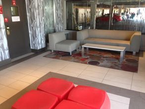 Lobby 4 Brooklyn Motor Inn