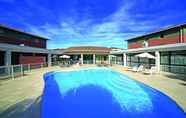 Swimming Pool 7 Appart’City Confort Toulouse Purpan