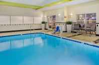 Kolam Renang Fairfield Inn & Suites Cookeville