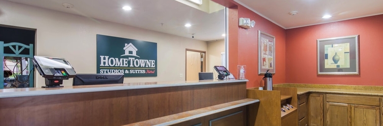 Lobby HomeTowne Studios & Suites by Red Roof Bentonville