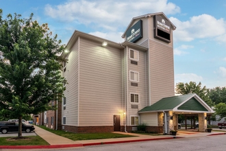 Exterior 4 HomeTowne Studios & Suites by Red Roof Bentonville