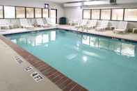 Swimming Pool Comfort Inn and Suites Near Medical Center