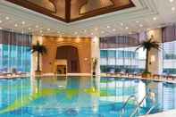 Swimming Pool Pullman Shanghai Skyway