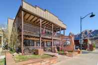 Exterior Pioneer Lodge