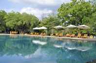 Swimming Pool Amaya Lake Dambulla