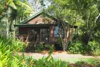 Exterior Lake Weyba Cottages