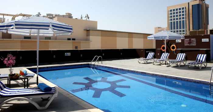 Swimming Pool Royal Ascot Hotel Apartment