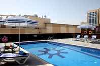 Swimming Pool Royal Ascot Hotel Apartment