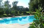Swimming Pool 4 Best Western Domaine de Charmeil