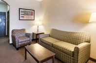 Ruang Umum Comfort Inn And Suites Winnie