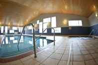 Swimming Pool GrandStay Hotel & Suites Perham