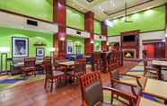 Restaurant 7 Hampton Inn & Suites Tulsa North/Owasso